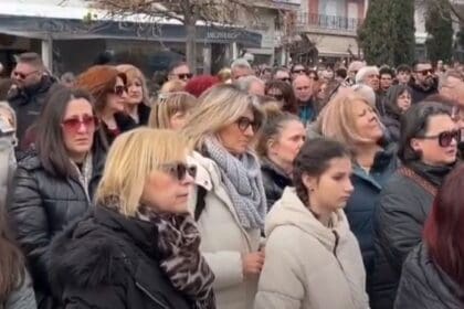 Δεν έχω οξυγόνο - Τέμπη - Η συγκέντρωση διαμαρτυρίας στην Πτολεμαΐδα (βίντεο) - Eordaialive.com