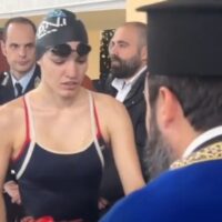 θεοφάνεια στην Πτολεμαΐδα - Καθαγιασμός των υδάτων και η ρίψη του τίμιου σταυρού (βίντεο) - Eordaialive.com