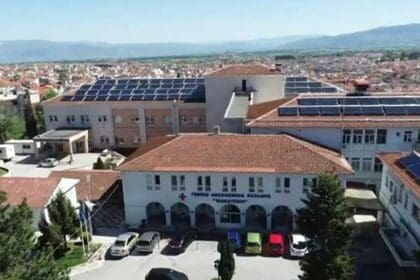 Εσπευσμένα στο Μαμάτσειο νοσοκομείο κοζάνης μεταφέρθηκε βρέφος Δέκα μηνών - Eordaialive.com