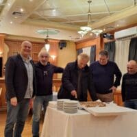 "Εκδήλωση Κοπής Πίτας των Βετεράνων Ποδοσφαιριστών Εορδαίας: Μια Γιορτή Μνήμης και Φιλίας" (βίντεο - φωτο) - Eordaialive.com