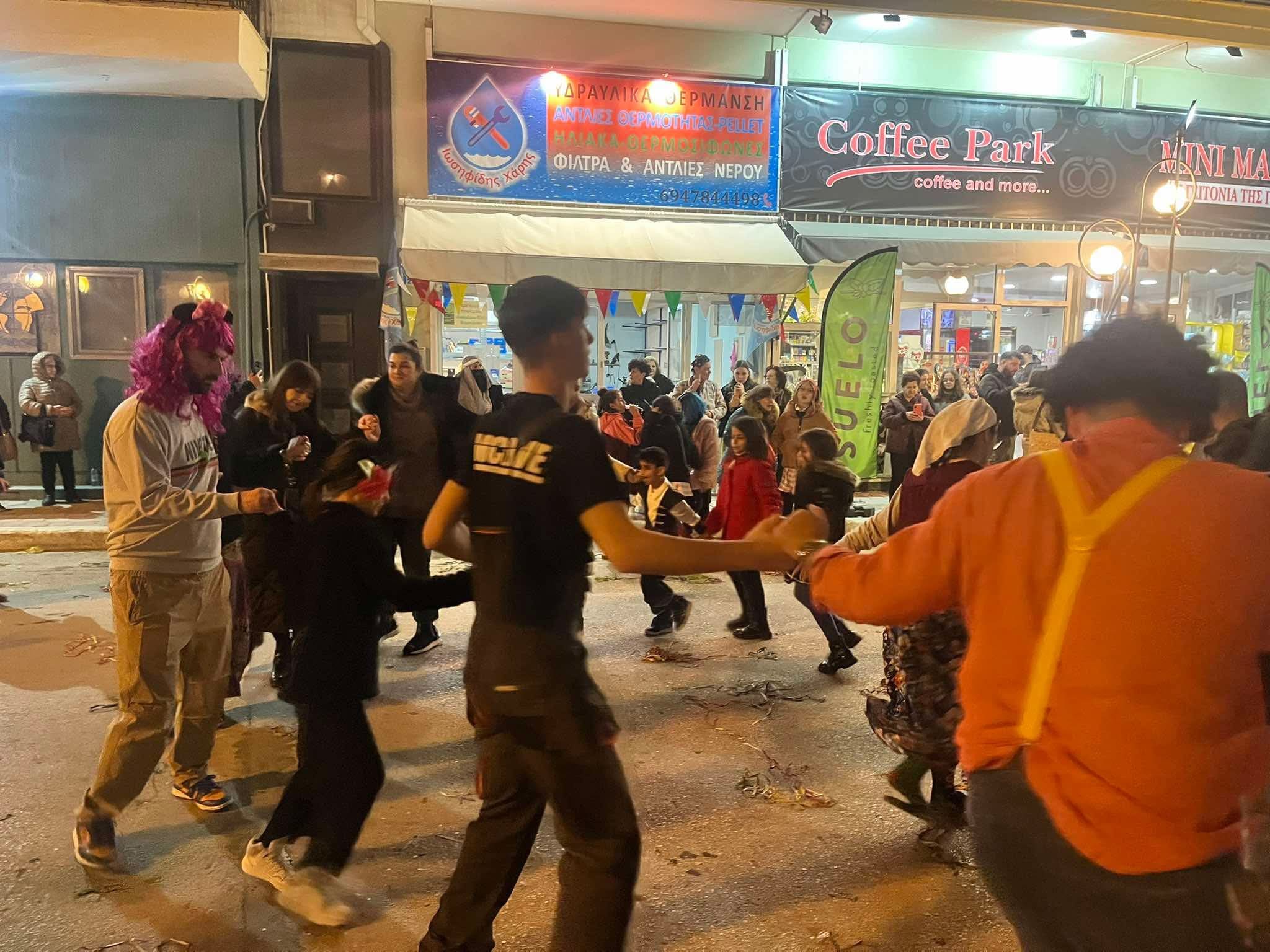 Πλούσιο κέφι και χορός, στο Παραδοσιακό αποκριάτικο γλέντι του συλλόγου Μικρασιατών Πτολεμαΐδας (βίντεο-φωτο) - Eordaialive.com