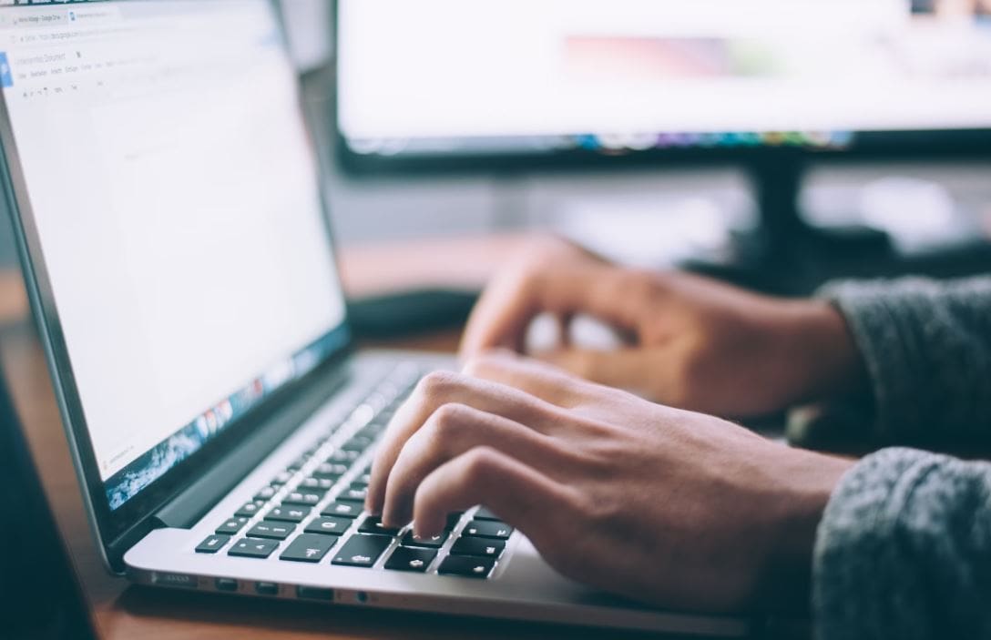 Voucher έως 1.600 ευρώ για αγορά laptop: Αυτές είναι οι νέες αλλαγές που ανακοινώθηκαν - Eordaialive.com