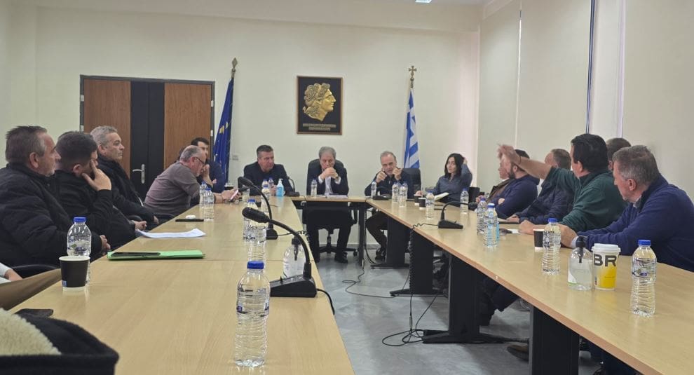 Ο Περιφερειάρχης Γιώργος Αμανατίδης με τους εκπροσώπους των Δασικών Συνεταιρισμών - Eordaialive.com