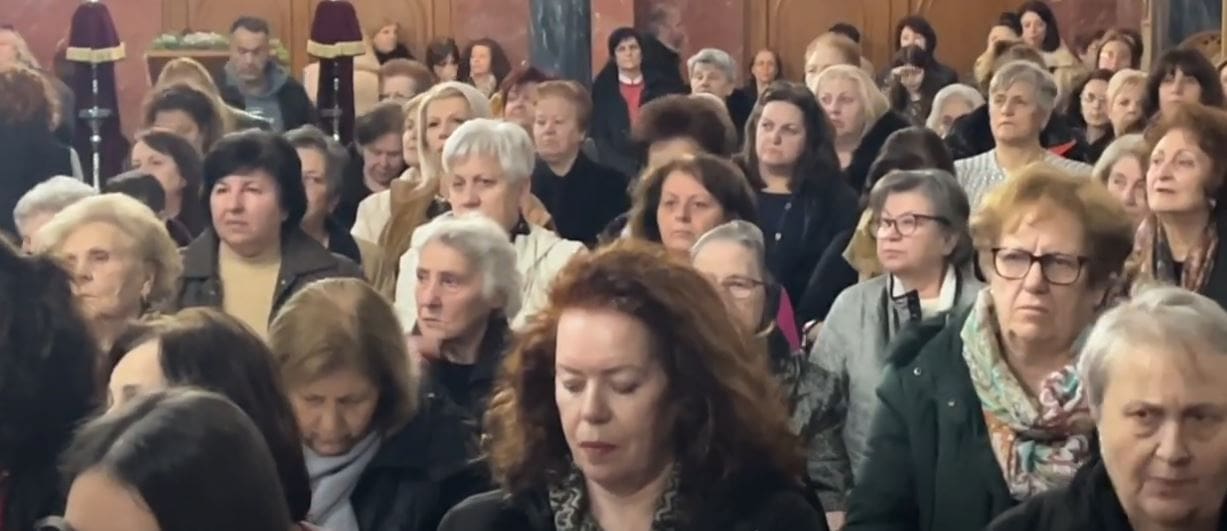 Α’ Στάση Χαιρετισμοί στην Υπεραγία Θεοτόκο στον ΙΝ Αγίας Σκέπης Πτολεμαΐδας (βίντεο) - Eordaialive.com