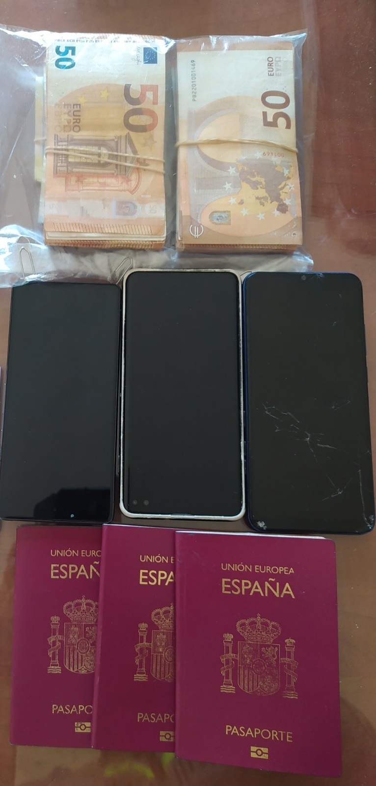 Συνελήφθησαν από αστυνομικούς του Τμήματος Δίωξης και Εξιχνίασης Εγκλημάτων Φλώρινας, 2 διακινητές σε περιοχή της Φλώρινας, για παράνομη μεταφορά 3 αλλοδαπών | Eordaialive.com Συνελήφθησαν από αστυνομικούς του Τμήματος Δίωξης και Εξιχνίασης Εγκλημάτων Φλώρινας, 2 διακινητές σε περιοχή της Φλώρινας, για παράνομη μεταφορά 3 αλλοδαπών - Eordaialive.com