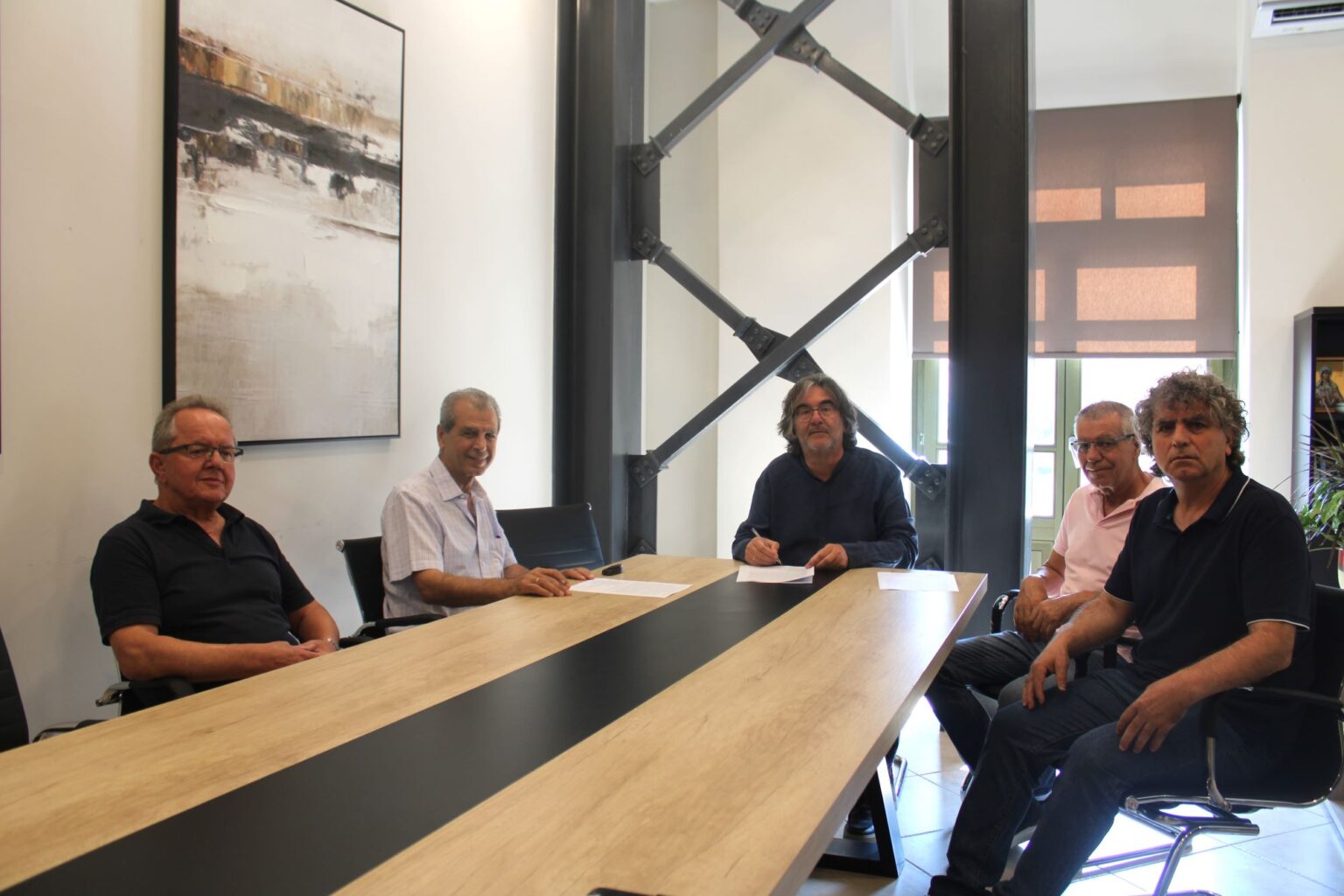 Υπογραφή σύμβασης για τη δημιουργία ορειβατικού – πεζοπορικού μονοπατιού στην περιοχή «Παλιάμπελα» Πλατανορρεύματο - Eordaialive.com