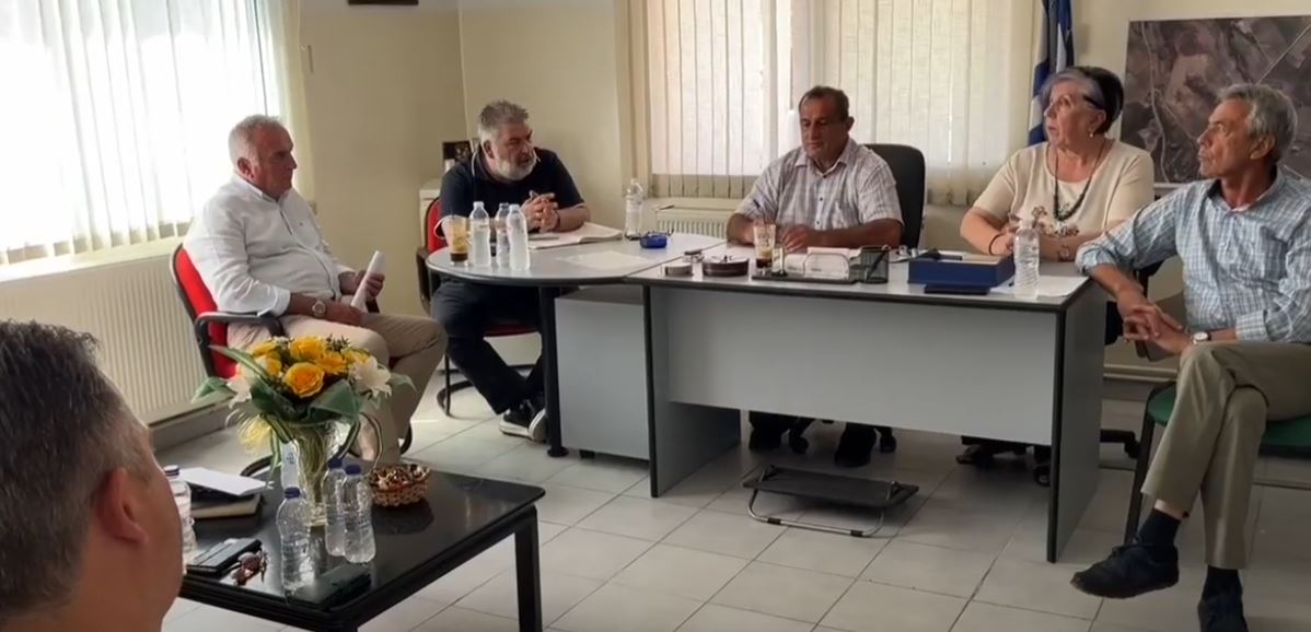 Σε ετοιμότητα Κινητοποιήσεων στη Δυτική Εορδαία μετά τα καθημερινά περιστατικά εμφάνισης αρκούδας μέσα στους οικισμούς - Τι αποφασίστηκε στη σύσκεψη των προέδρων παρουσία του δημάρχου Παναγιώτη Πλακεντά (βίντεο) - Eordaialive.com