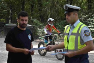 Δράση Ευαισθητοποίησης από την Τροχαία Καστοριάς: Κράνος - Κλειδί για Ζωή και Ασφάλεια στους Δρόμους