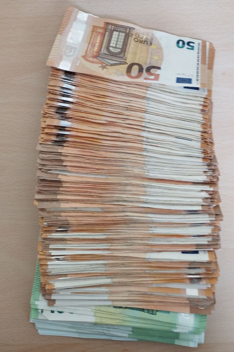 Εξάρθρωση κυκλώματος τηλεφωνικών απατών σε Φλώρινα και Θεσσαλονίκη: Τρεις συλλήψεις και ανάκτηση €27.380» - Eordaialive.com