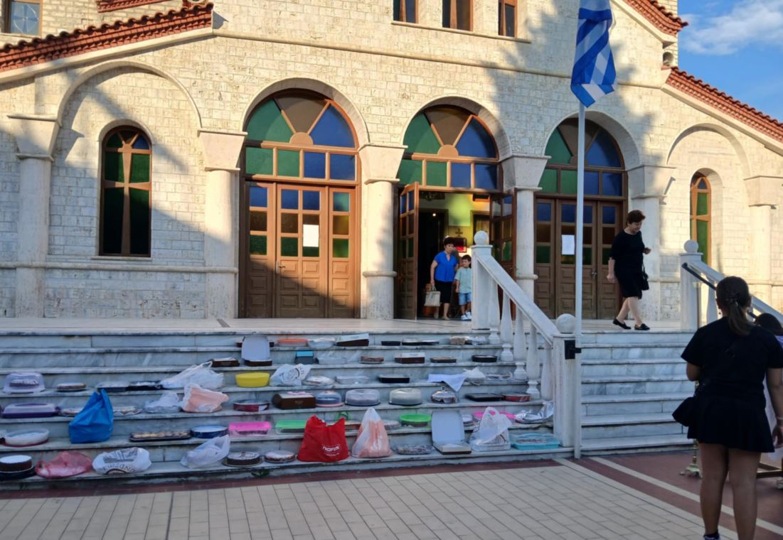 Δεκάδες φανουρόπιτες "γέμισαν" τον Ιερό Ναό Αγίας Τριάδος Πτολεμαΐδας! (βίντεο - φωτογραφίες) | Eordaialive.com Δεκάδες φανουρόπιτες "γέμισαν" τον Ιερό Ναό Αγίας Τριάδος Πτολεμαΐδας! (βίντεο - φωτογραφίες) - Eordaialive.com