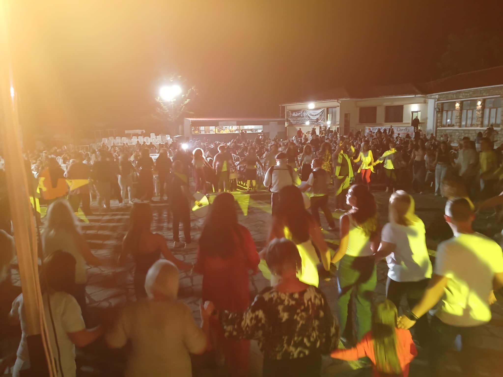 Ξεφάντωμα στη Γαλάτεια: Από τον Θύμιο Γκογκίδη στην Έφη Θώδη και τον Στάθη Αγγελόπουλο (βίντεο - εικόνες) | Eordaialive.com Ξεφάντωμα στη Γαλάτεια: Από τον Θύμιο Γκογκίδη στην Έφη Θώδη και τον Στάθη Αγγελόπουλο (βίντεο - εικόνες) - Eordaialive.com
