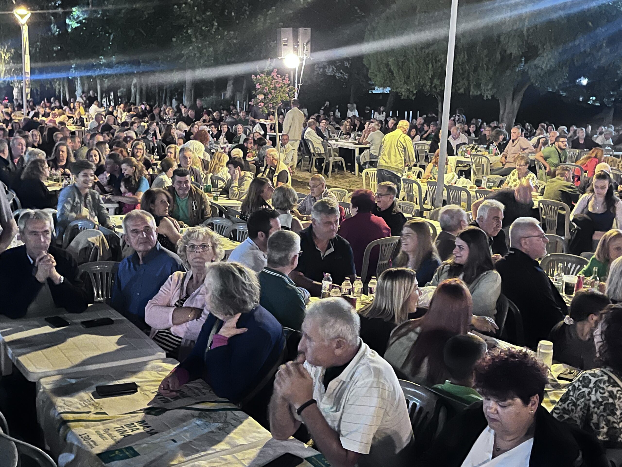 Μεγάλη επιτυχία η συναυλία του Μπάμπη Τσέρτου στα Ιώνεια 2025 - Σήμερα το αποκορύφωμα με μικρασιατικό γλέντι ( βίντεο- εικόνες) - Eordaialive.com