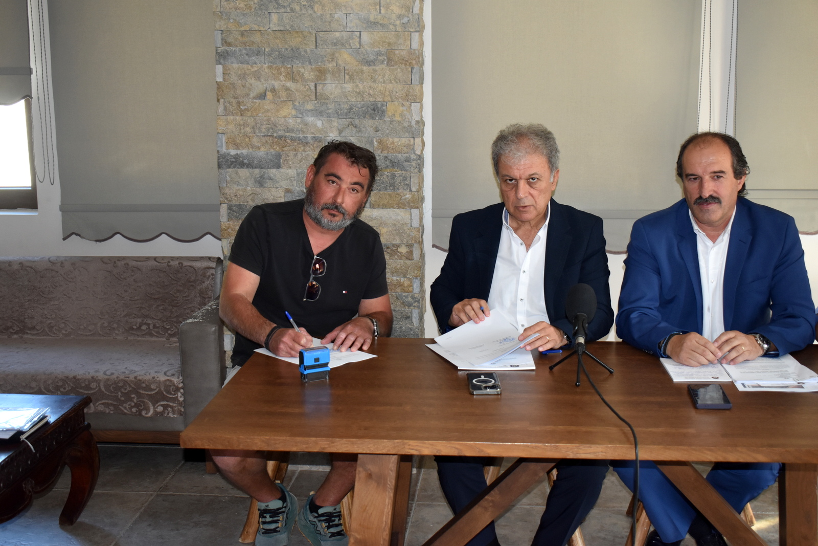 Υπογράφηκε η σύμβαση εκτέλεσης έργου «συντήρηση Ε.Ο.2 περιοχή Βατοχωρίου» (Διασταύρωση Πρεσπών – Κρυσταλλοπηγή) από τον Περιφερειάρχη Δυτικής Μακεδονίας Γιώργο Αμανατίδη | Eordaialive.com Υπογράφηκε η σύμβαση εκτέλεσης έργου «συντήρηση Ε.Ο.2 περιοχή Βατοχωρίου» (Διασταύρωση Πρεσπών – Κρυσταλλοπηγή) από τον Περιφερειάρχη Δυτικής Μακεδονίας Γιώργο Αμανατίδη