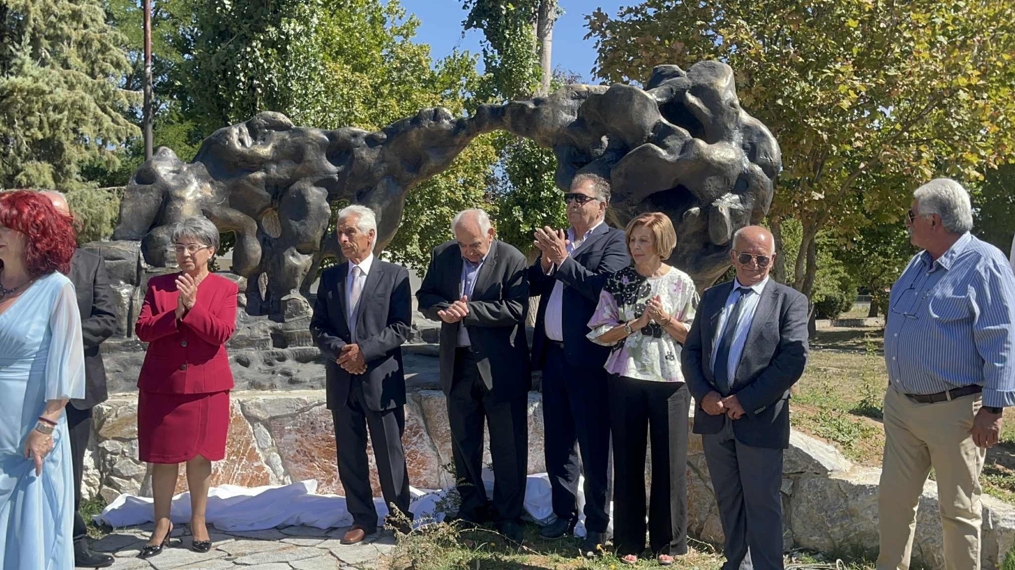 Η Πτολεμαΐδα τίμησε τη Μικρασιατική Καταστροφή με αποκαλυπτήρια μνημείου προσφύγων (βίντεο - φωτογραφίες) | Eordaialive.com Η Πτολεμαΐδα τίμησε τη Μικρασιατική Καταστροφή με αποκαλυπτήρια μνημείου προσφύγων (βίντεο - φωτογραφίες) - Eordaialive.com