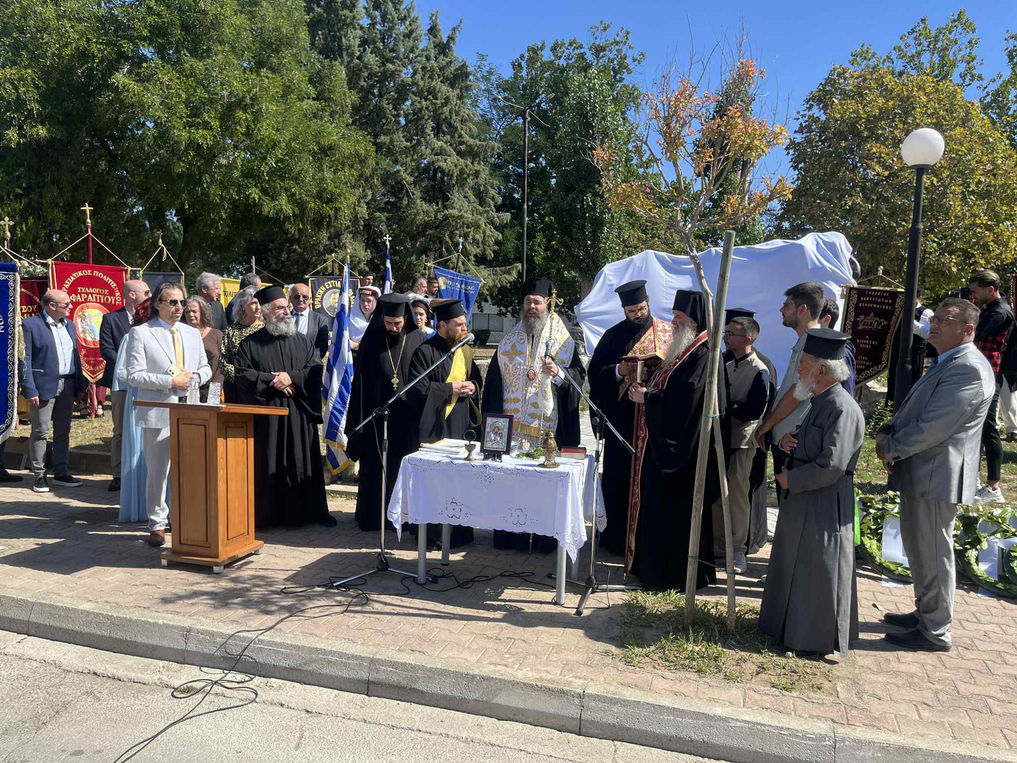 Η Πτολεμαΐδα τίμησε τη Μικρασιατική Καταστροφή με αποκαλυπτήρια μνημείου προσφύγων (βίντεο - φωτογραφίες) | Eordaialive.com Η Πτολεμαΐδα τίμησε τη Μικρασιατική Καταστροφή με αποκαλυπτήρια μνημείου προσφύγων (βίντεο - φωτογραφίες) - Eordaialive.com