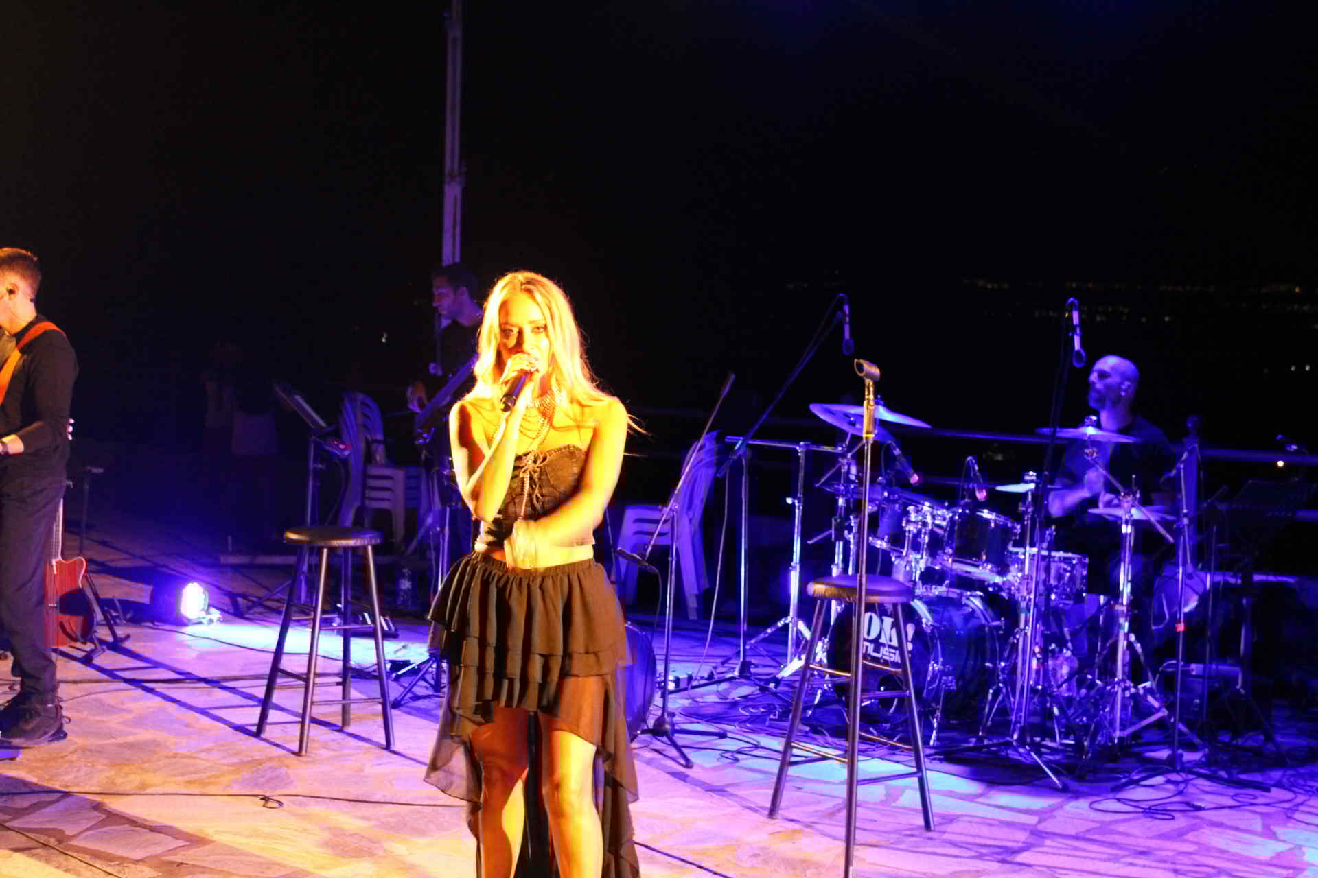 Κατάμεστο το Θέατρο στην ολοκλήρωση του Φεστιβάλ Σερβίων ! (φωτογραφίες) | Eordaialive.com Κατάμεστο το Θέατρο στην ολοκλήρωση του Φεστιβάλ Σερβίων ! (φωτογραφίες) - Eordaialive.com