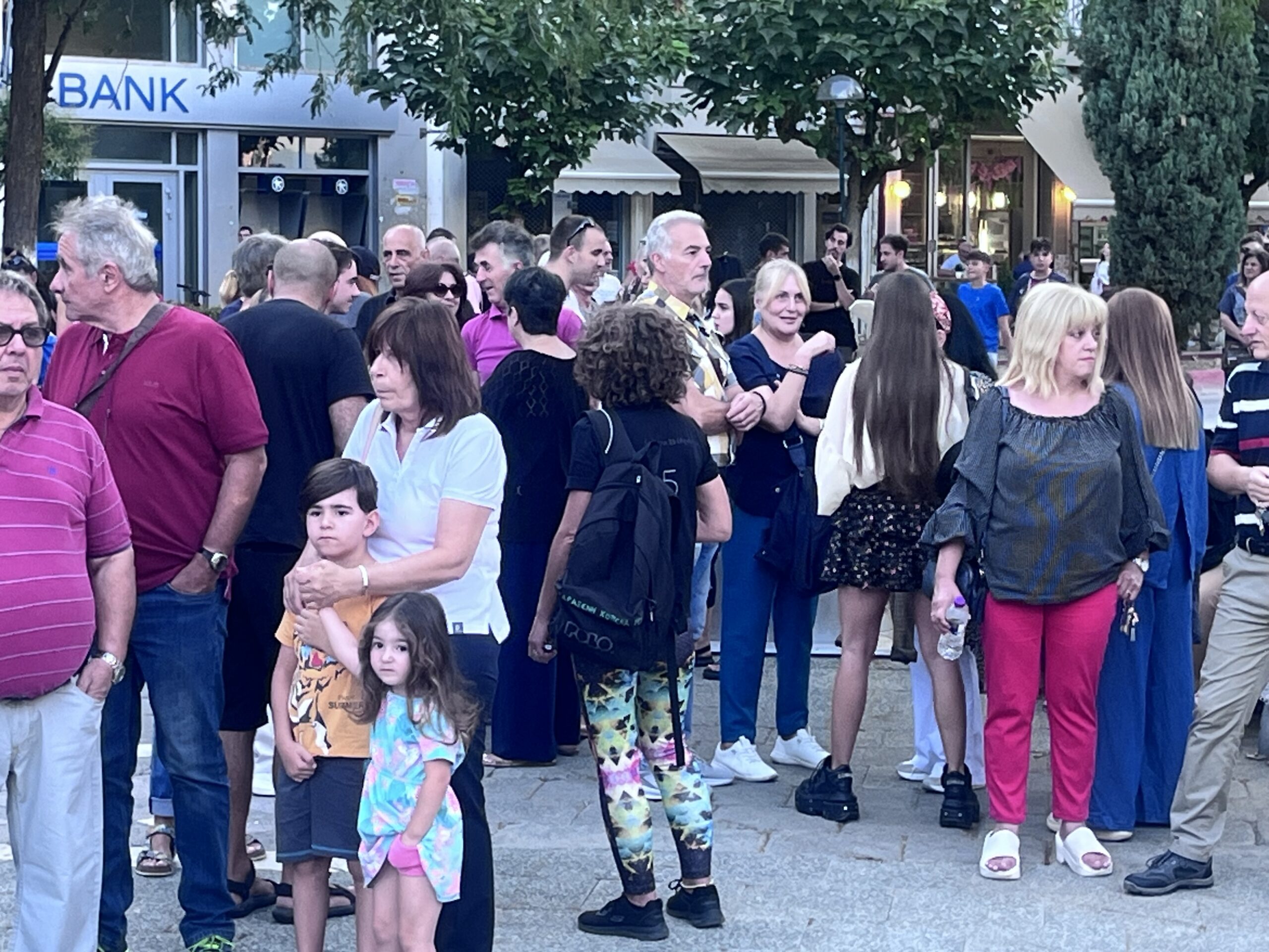 Δεν ξεχνάμε τα Τέμπη: Συγκίνηση και αλληλεγγύη στη συγκέντρωση της Πτολεμαΐδας (βίντεο - φωτογραφίες) | Eordaialive.com Δεν ξεχνάμε τα Τέμπη: Συγκίνηση και αλληλεγγύη στη συγκέντρωση της Πτολεμαΐδας (βίντεο - φωτογραφίες) - Eordaialive.com