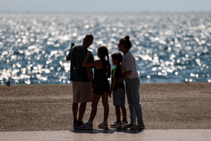 Καιρός: Ανεβαίνει ξανά η θερμοκρασία – Πόσο θα δείξουν σήμερα τα θερμόμετρα