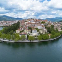 Καστοριά: Το επιβλητικό "στολίδι" της Βόρειας Ελλάδας