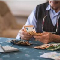 Ενίσχυση 250 ευρώ: 4 SOS που πρέπει να γνωρίζουν οι συνταξιούχοι