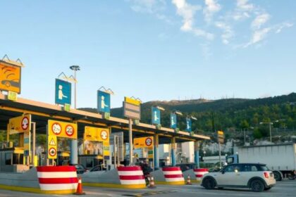 ΑΑΔΕ: Καταργείται η υποχρεωτική εκτύπωση της απόδειξης πληρωμής στα διόδια – Ο λόγος