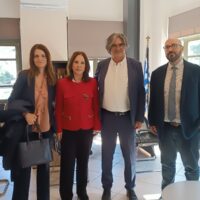 Καλλιόπη Βέττα: «Είναι επιτακτική ανάγκη να διατηρηθεί το κατάστημα της Εθνικής Τράπεζας στα Σέρβια ώστε να μην προστεθεί ένας ακόμη κρίκος απαξίωσης στην  Π.Ε. Κοζάνης» – Παρέμβαση στην συνάντηση στο Δημαρχείο Σερβίων – Επιστολή στον Διοικητή της Τράπεζας της Ελλάδας και κατάθεση επίκαιρης ερώτησης στον Υπουργό Εθνικής Οικονομίας και Οικονομικών.