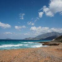 Ανάσα "καλοκαιριού"πριν την κακοκαιρία: Από Δευτέρα έρχεται ο «Ω-εμποδιστής»