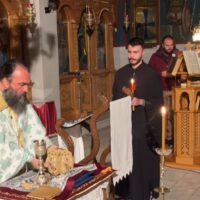 Αγρυπνία και Θεία Λειτουργία Ιακώβου Αδερφοθέου στον ΙΝ Αγίας Τριάδας Πτολεμαΐδας (βίντεο)
