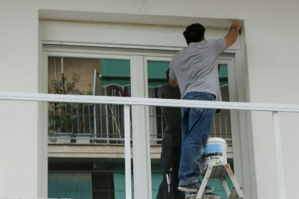 Επιδότηση έως 90% για ανακαίνιση παλαιών κατοικιών