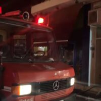 Φωτιά σε διαμέρισμα στο κέντρο της Πτολεμαΐδας - επέμβαση της Πυροσβεστικής με δύο οχήματα και 6 πυροσβέστες (βίντεο)