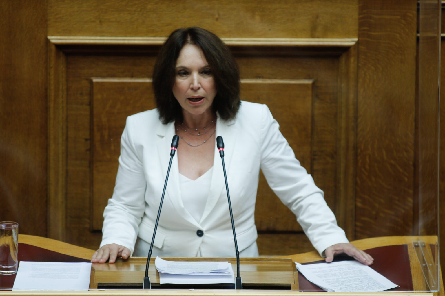 Καλλιόπη Βέττα: «Οι αγρότες της Π.Ε. Κοζάνης ζουν σε μια μόνιμη ανασφάλεια κι έλλειψη προοπτικών»
