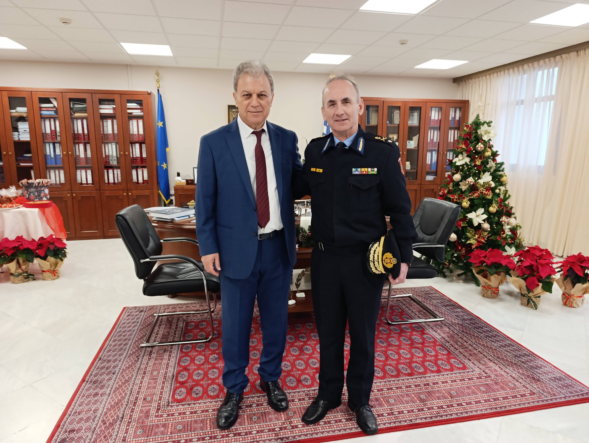 Τα Χριστουγεννιάτικα Κάλαντα έψαλαν στον Περιφερειάρχη Δυτικής Μακεδονίας Γιώργο Αμανατίδη - Eordaialive.com