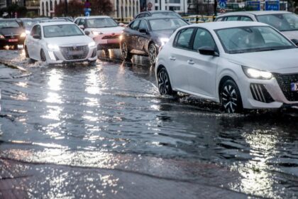 Καιρός: Προ των πυλών η νέα κακοκαιρία με ισχυρές βροχές, καταιγίδες και νοτιάδες