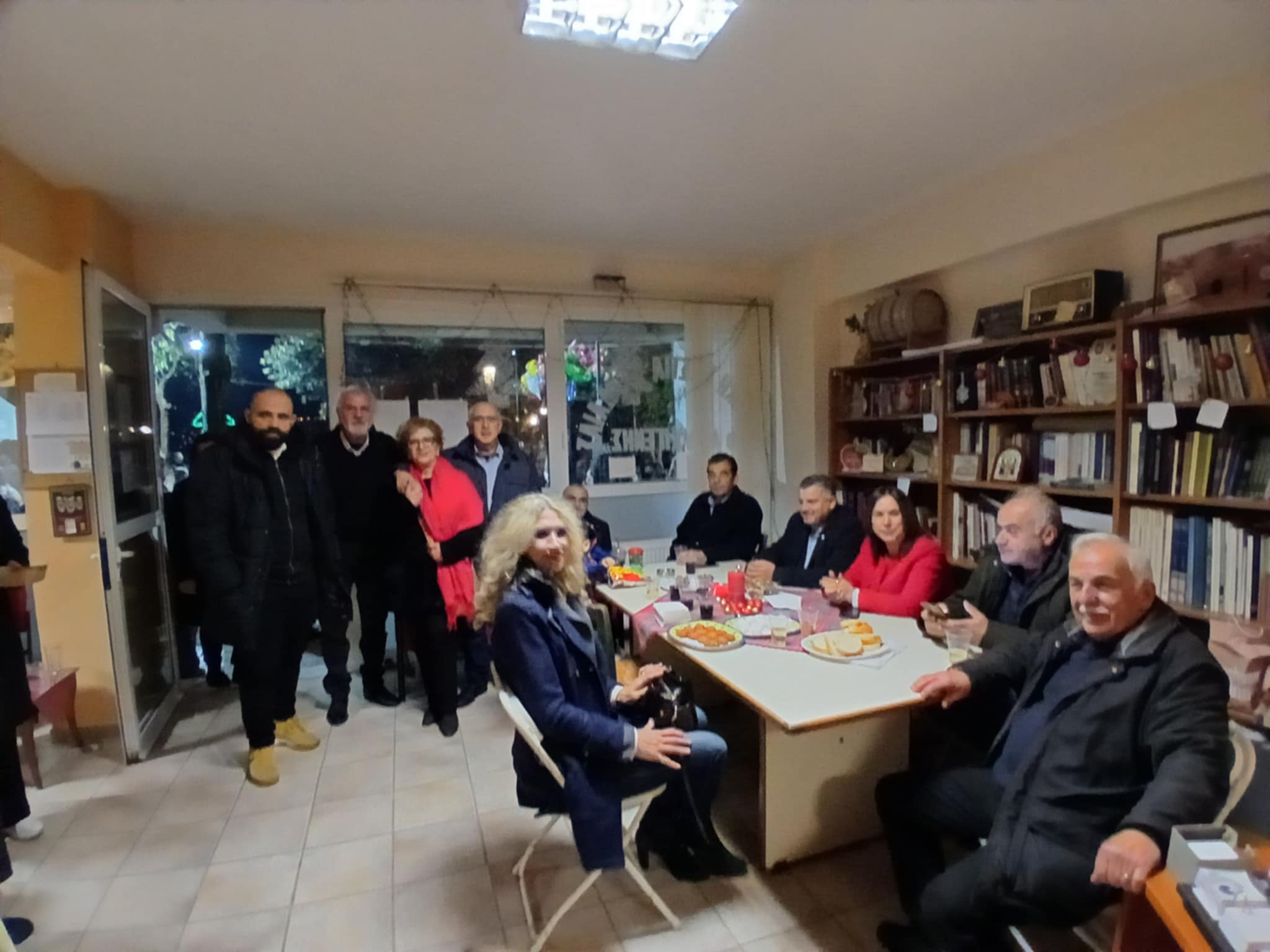Λαμπερό Άναμμα Χριστουγεννιάτικου Δέντρου και Παραδοσιακή Γιορτή Τσιγαρίδας από τη Θρακική Εστία Εορδαίας (βίντεο - φωτο) - Eordaialive.com