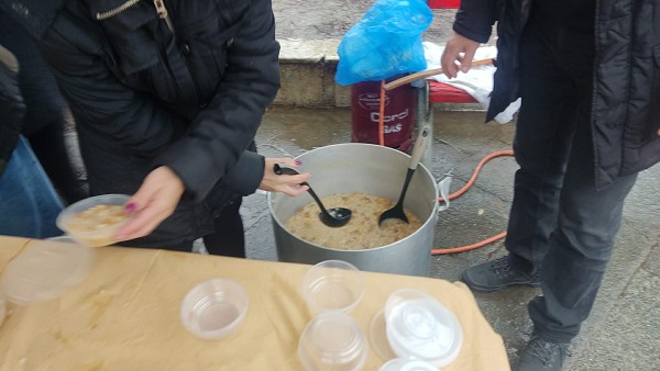 Διπλή γιορτή για τη Θρακική Εστία Εορδαίας: Τίμησαν το έθιμο της Βαρβάρας και βράβευσαν τους αριστούχους! | Eordaialive.com Διπλή γιορτή για τη Θρακική Εστία Εορδαίας: Τίμησαν το έθιμο της Βαρβάρας και βράβευσαν τους αριστούχους! - Eordaialive.com