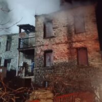 Καλλονή Γρεβενών: Ολοσχερώς καταστράφηκε κατοικία από πυρκαγιά
