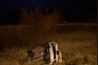 Τροχαίο στην Πτολεμαΐδα: Εγκαταλελειμμένο αυτοκίνητο βρέθηκε ΄΄τουμπαρισμένο΄΄ εκτός δρόμου – Έρευνες για τον οδηγό (φωτο)