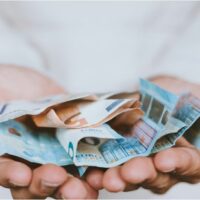 Αναδρομικά: Ποιοι κινδυνεύουν να βρεθούν αντιμέτωποι με προσαυξήσεις και πρόστιμα και τι πρέπει να κάνουν