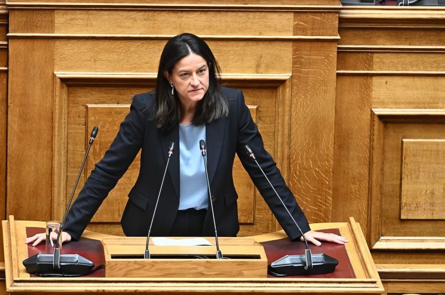 Κεραμέως: Στα σκαριά το επίδομα ασθενείας για ελεύθερους επαγγελματίες