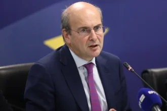 Ανάρτηση-απολογισμός Χατζηδάκη: 3,82 δισ. στους αγρότες, παραδοχή ευθυνών για ΟΠΕΚΕΠΕ και «καρφιά» για τα μπλόκα