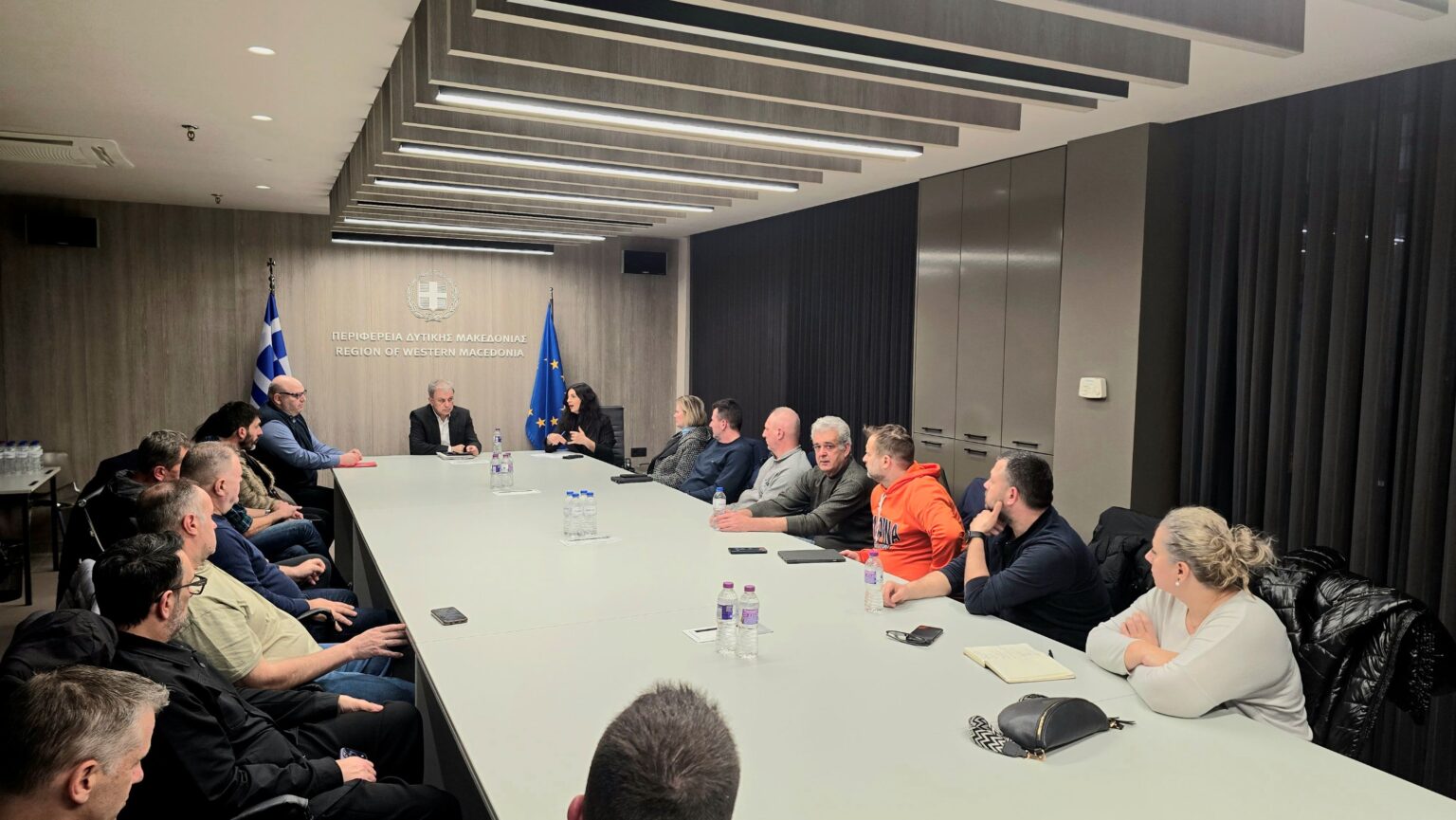 Περιφέρεια Δυτικής Μακεδονίας: Με τους εκπροσώπους των συλλόγων Βόλεϊ και Χάντμπολ ο Περιφερειάρχης Γιώργος Αμανατίδης