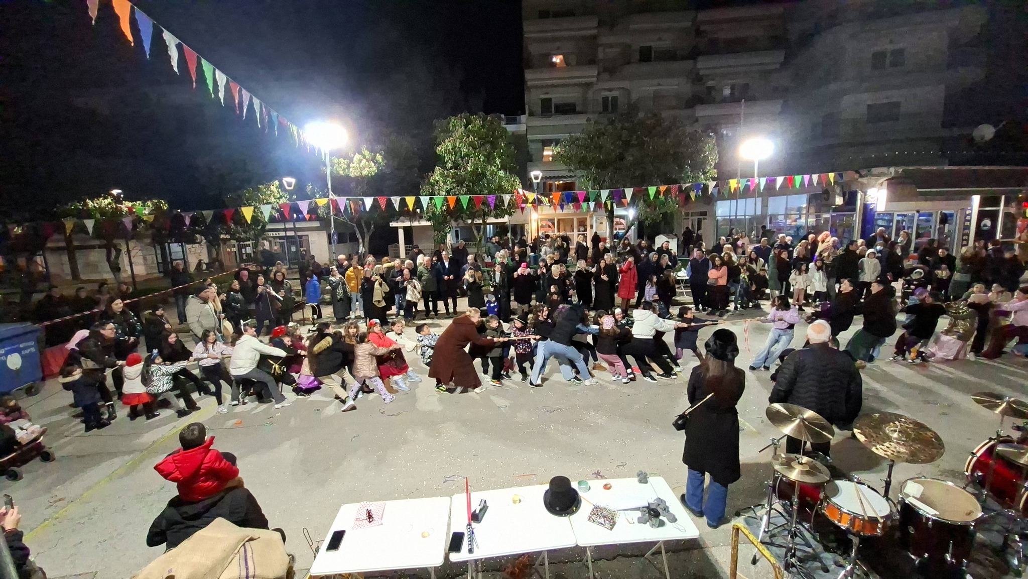 Αποκριάτικο Γλέντι Θρακικής Εστίας Εορδαίας: Ζωντάνια και Παράδοση στην Πλατεία Σαράντη Αρχιγένη! | Eordaialive.com Αποκριάτικο Γλέντι Θρακικής Εστίας Εορδαίας: Ζωντάνια και Παράδοση στην Πλατεία Σαράντη Αρχιγένη! - Eordaialive.com