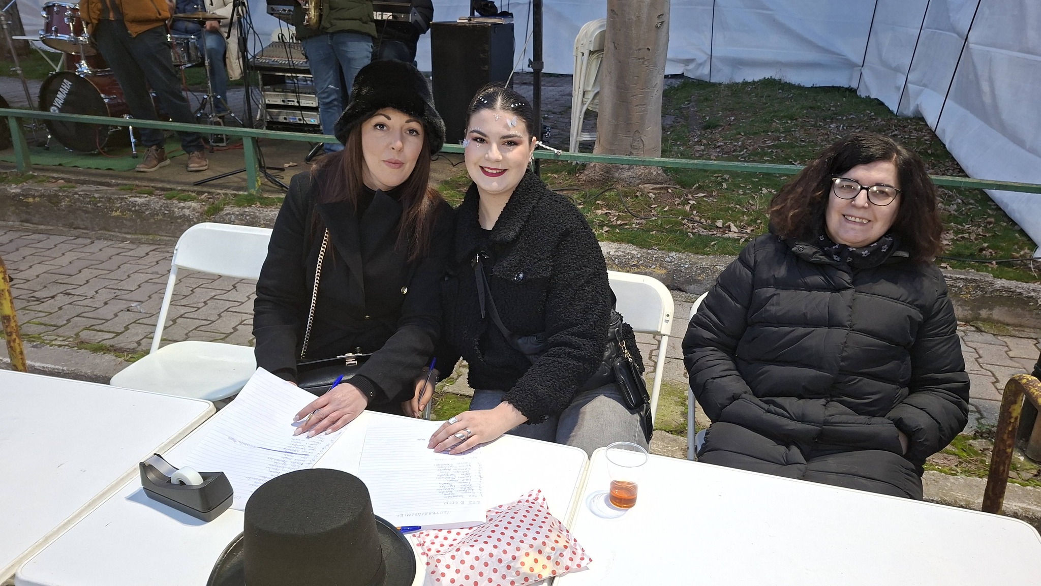 Αποκριάτικο Γλέντι Θρακικής Εστίας Εορδαίας: Ζωντάνια και Παράδοση στην Πλατεία Σαράντη Αρχιγένη! | Eordaialive.com Αποκριάτικο Γλέντι Θρακικής Εστίας Εορδαίας: Ζωντάνια και Παράδοση στην Πλατεία Σαράντη Αρχιγένη! - Eordaialive.com