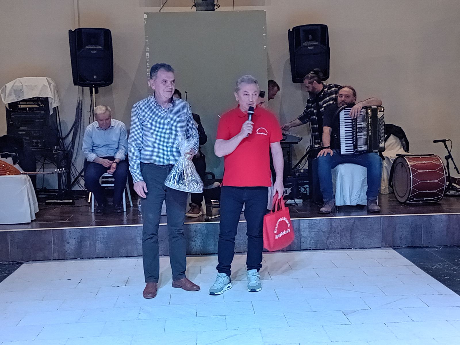 Γρεβενιώτικοι ρυθμοί και αυθεντικό κέφι πλημμύρισαν την Κοζάνη: Εντυπωσιακή η «Βραδιά Γρεβενών» από τον Σύλλογο "Ο Αιμιλιανός" - Eordaialive.com