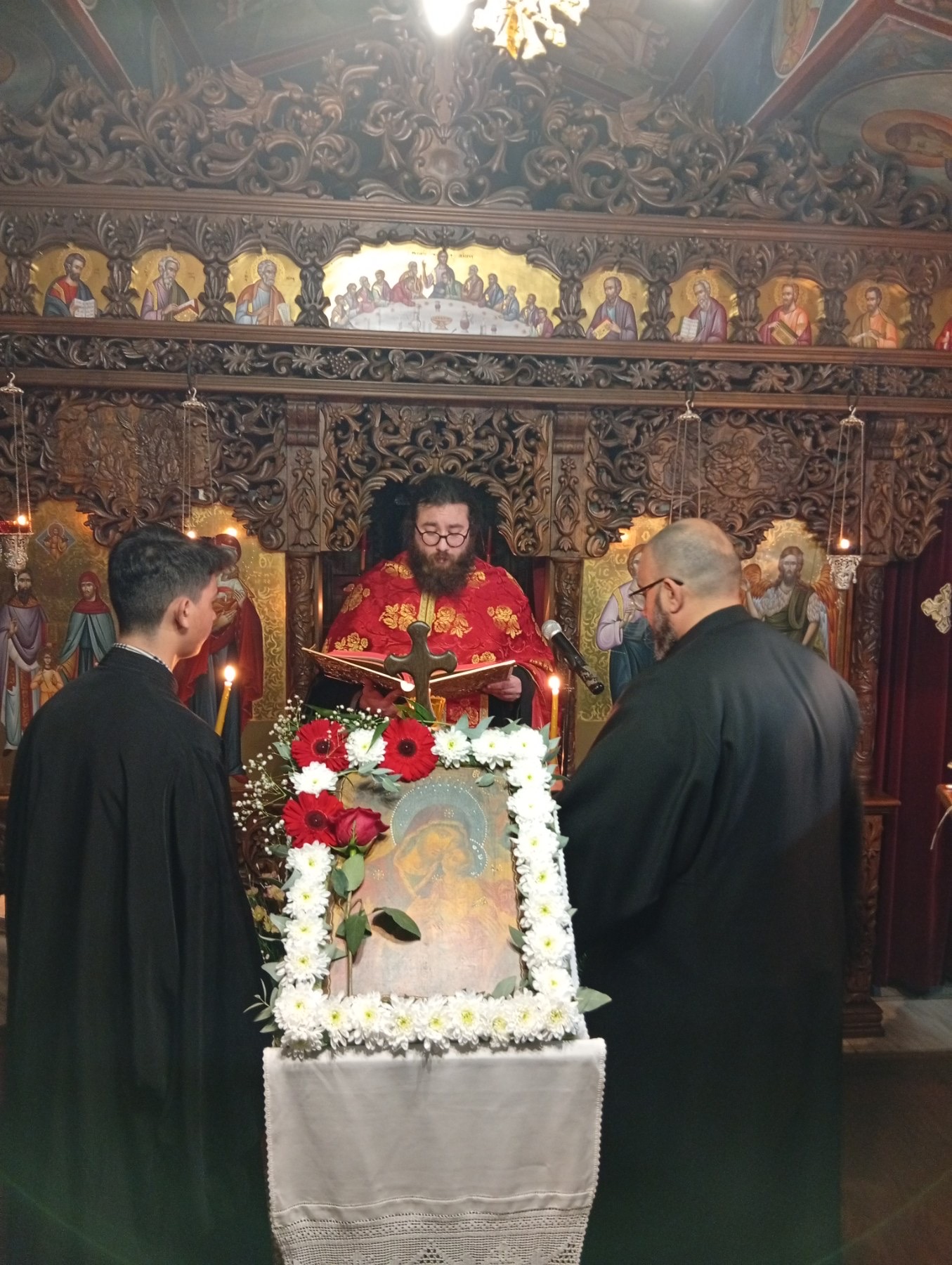 Κάθε "Χαίρε" μια ανάσα ελπίδας»: Οι Α' Χαιρετισμοί στο "εκκλησάκι του πόνου" του Μποδοσάκειου Νοσοκομείου Πτολεμαΐδας | Eordaialive.com Κάθε "Χαίρε" μια ανάσα ελπίδας»: Οι Α' Χαιρετισμοί στο "εκκλησάκι του πόνου" του Μποδοσάκειου Νοσοκομείου Πτολεμαΐδας - Eordaialive.com