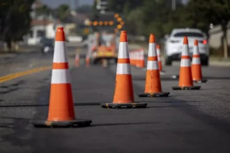 Παράταση κυκλοφοριακών ρυθμίσεων στην Πτολεμαΐδα, στις ενταύθα οδούς Π. Αδαμοπούλου και Γονατά κατά την διάρκεια επειγουσών και για λόγους ασφαλείας εργασιών αποκατάστασης βλάβης στο δίκτυο της τηλεθέρμανσης.
