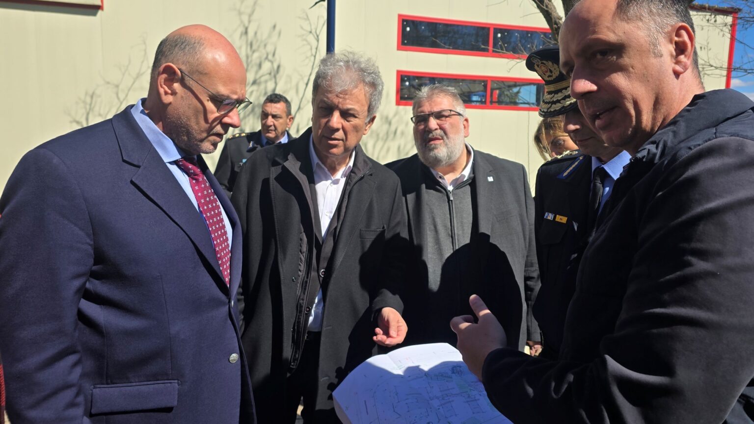 Στη Σχολή Πυροσβεστών Πτολεμαΐδας ο Γ.Γ. Πολιτικής Προστασίας με τον Περιφερειάρχη Δυτικής Μακεδονίας. Επίσκεψη και στο Τσοτύλι