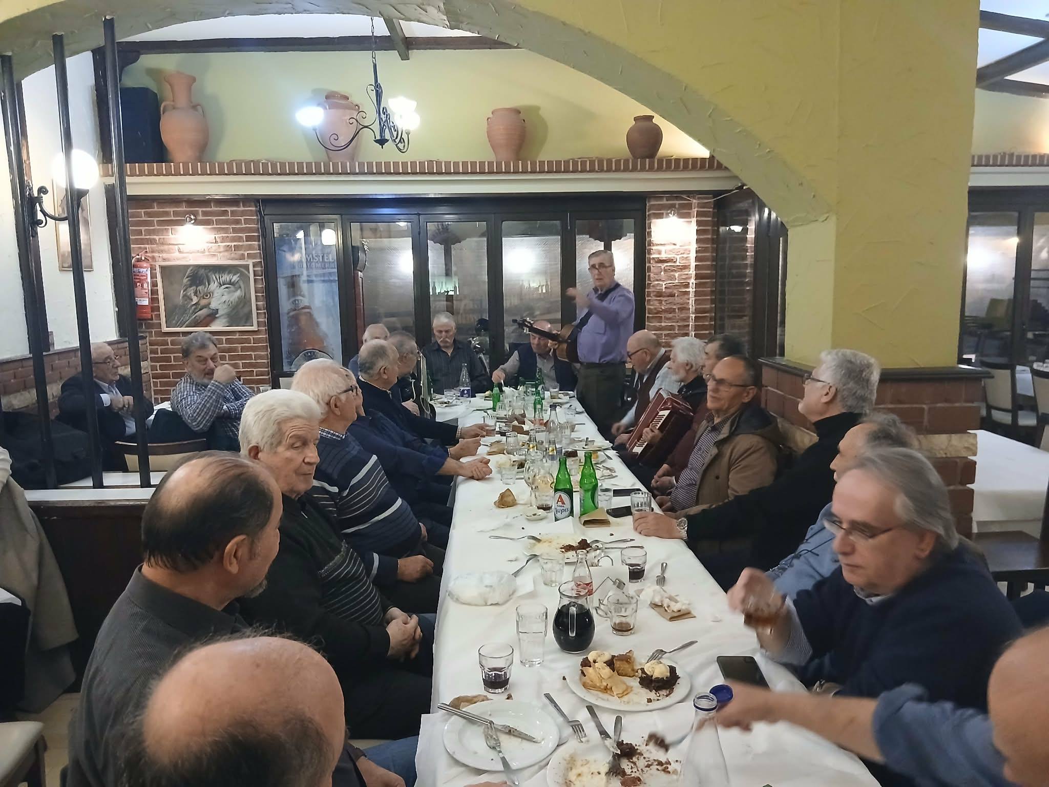 Οι Τροβαδούροι της Πτολεμαΐδας γέμισαν με μελωδίες και κέφι την ταβέρνα «Δούκας» - Eordaialive.com
