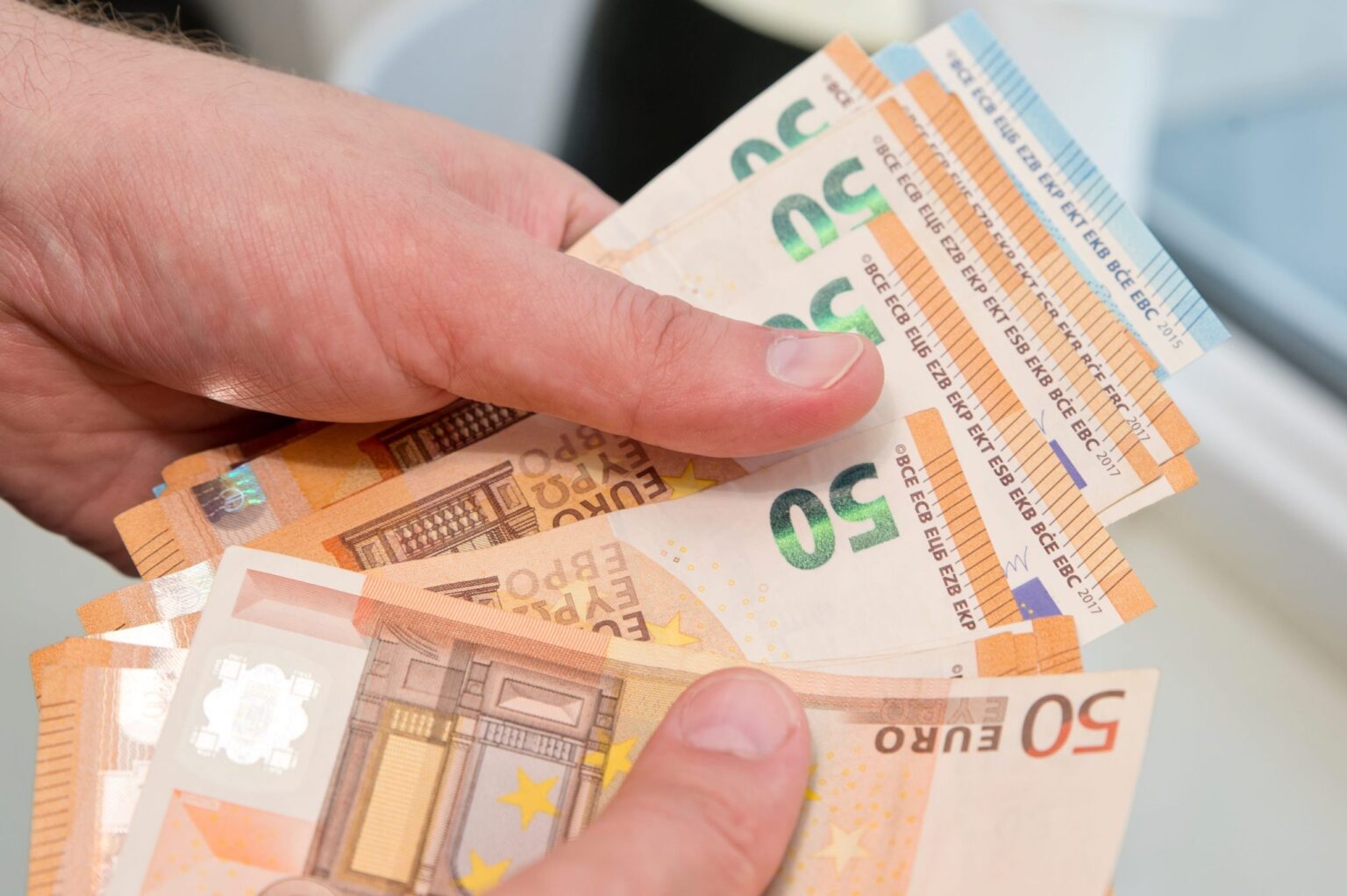 Ομόφωνη απόφαση: Ποια νοικοκυριά θα πάρουν επίδομα 120€, 160€ ή 200€ για το Πάσχα