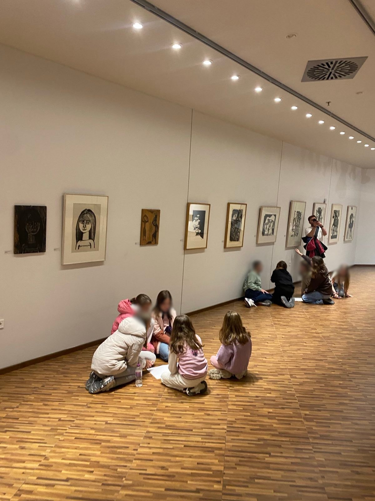 Δήμος Κοζάνης: Τα παιδιά συναντούν τη Βάσω Κατράκη - Διαδραστικές περιηγήσεις στην Κοβεντάρειο Δημοτική Βιβλιοθήκη (Φωτογραφίες) - Eordaialive.com